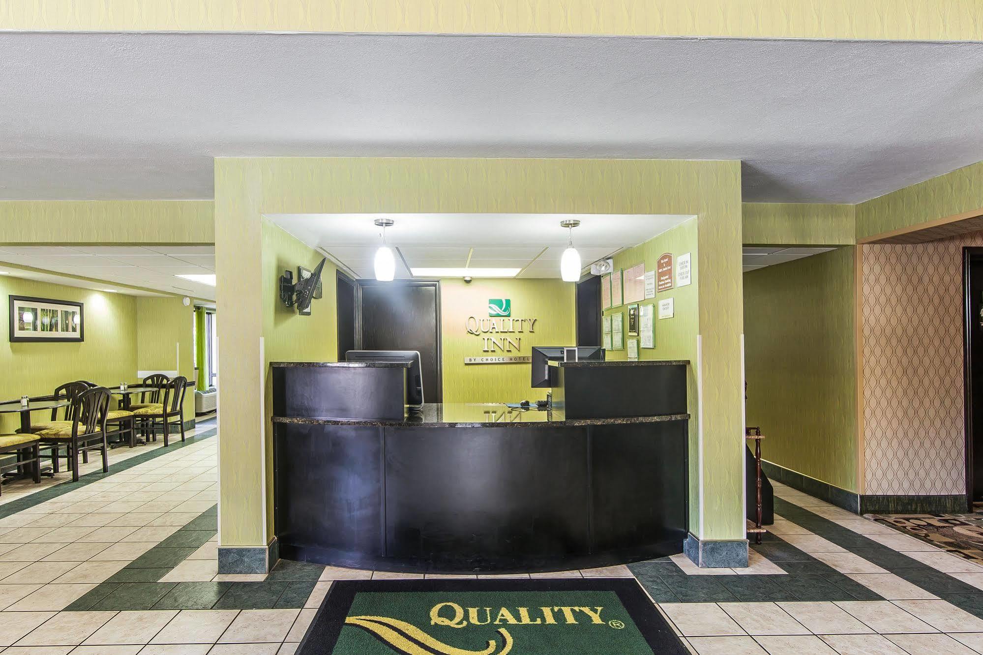 Quality Inn West I - 75 Суитуотер Экстерьер фото