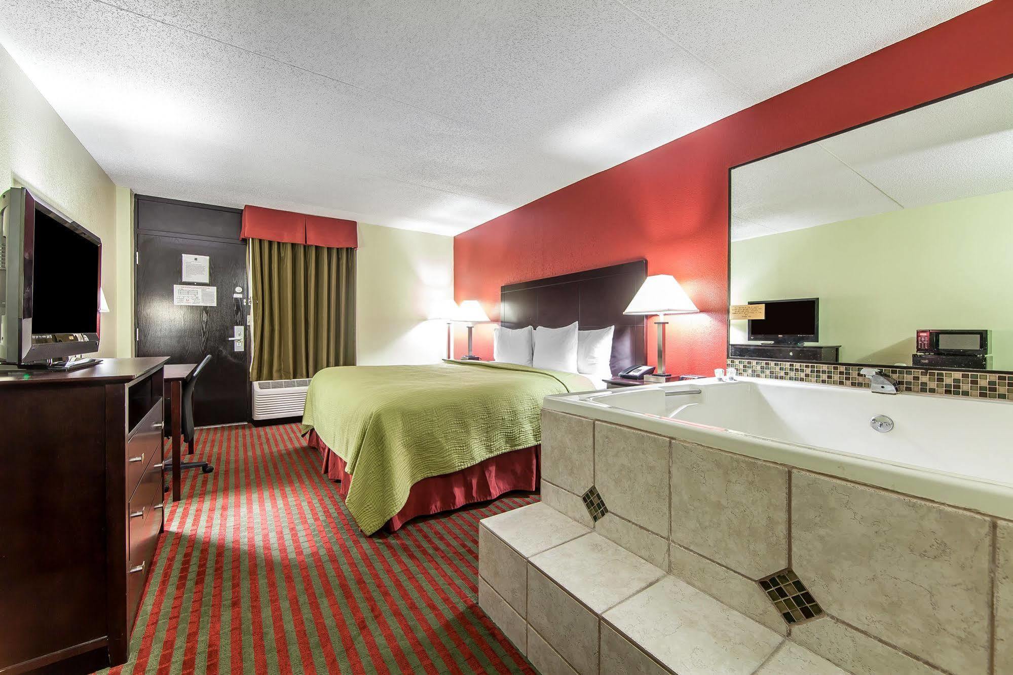 Quality Inn West I - 75 Суитуотер Экстерьер фото